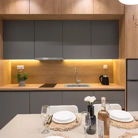 Bonsai Apartments, The Luxury