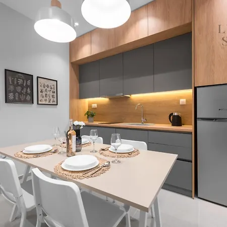 아파트 Bonsai Apartments, The Luxury *
